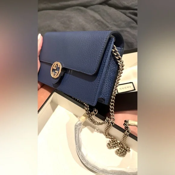 Authentic Gucci Crossbody - Picture 3 of 3